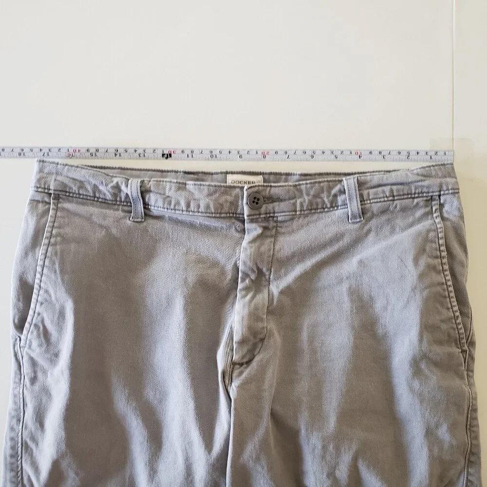 Dockers Mens Gray Straight Fit Chinos Pants 34 x 34 Flat Front Staple Minimalist